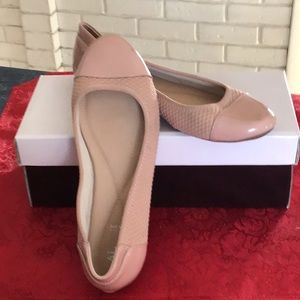 Women’s flats